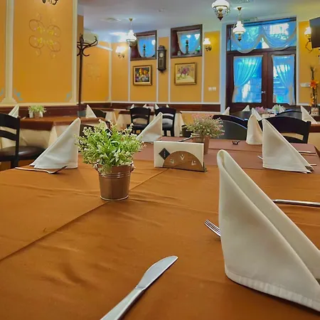 Family At Renaissance Square 3* Plovdiv