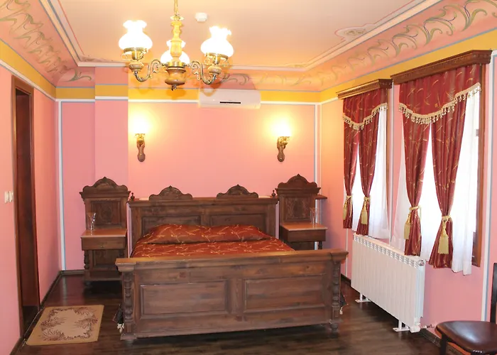 Hotel Family At Renaissance Square Plovdiv