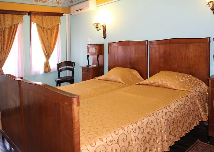 Family At Renaissance Square Hotel