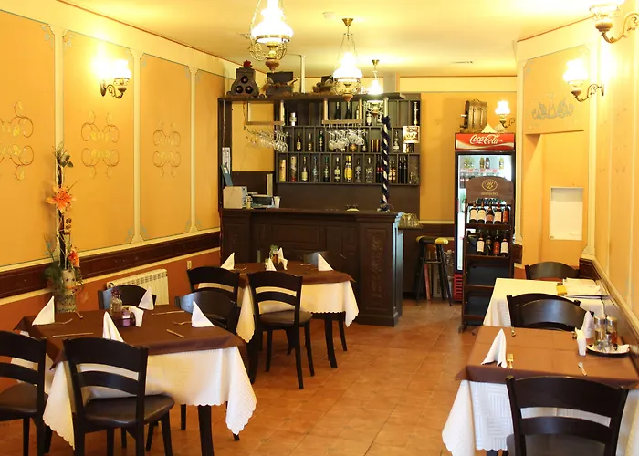 Family At Renaissance Square 3*