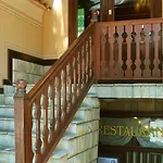 Family At Renaissance Square 3* 플로브디프