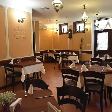 Family At Renaissance Square 3* Plovdiv