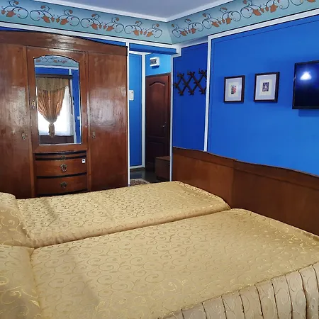 Family At Renaissance Square ホテル