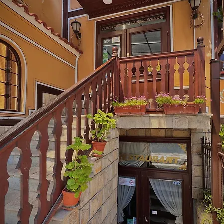 Family At Renaissance Square Отель 3*